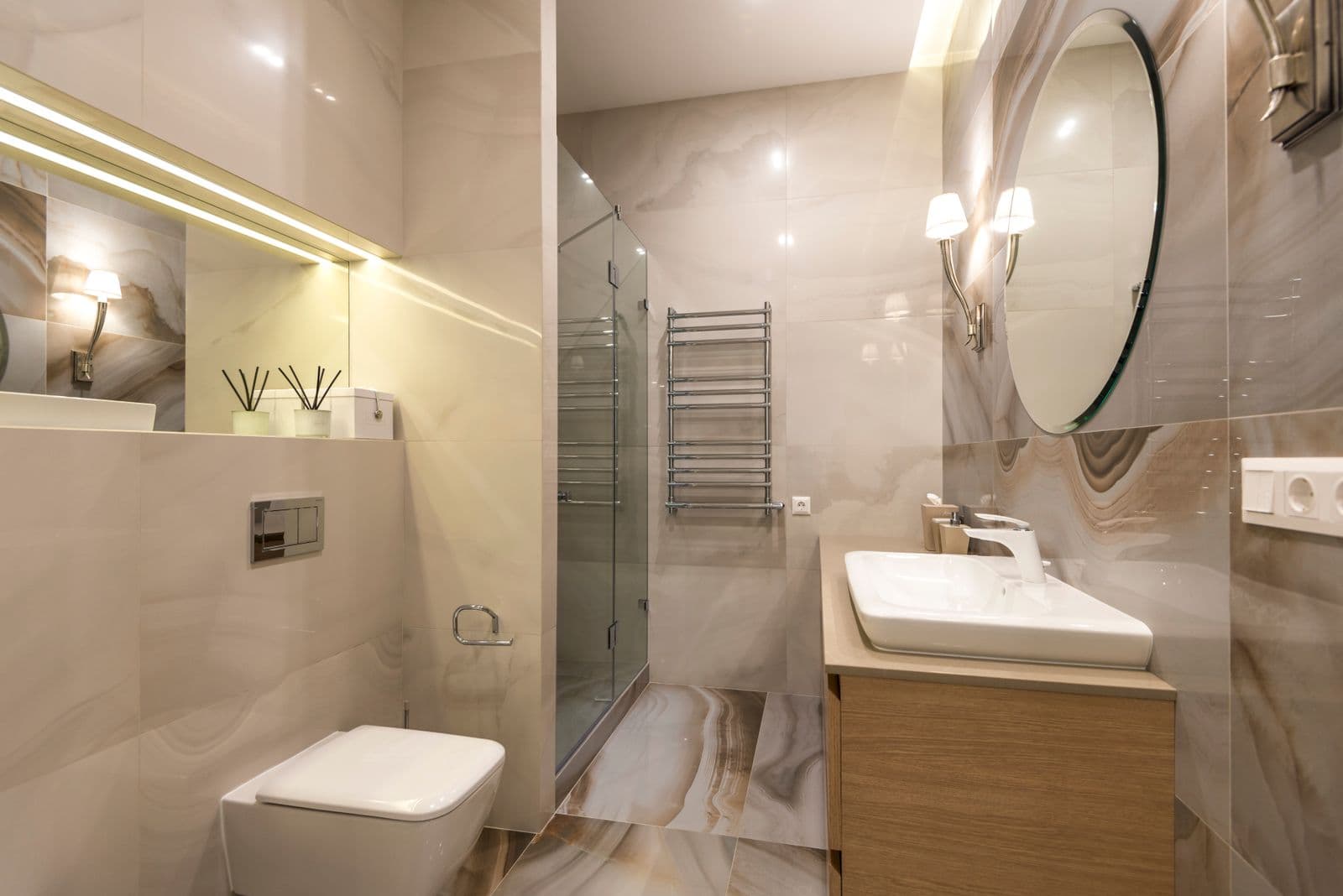 Modern guest bath with marble tile